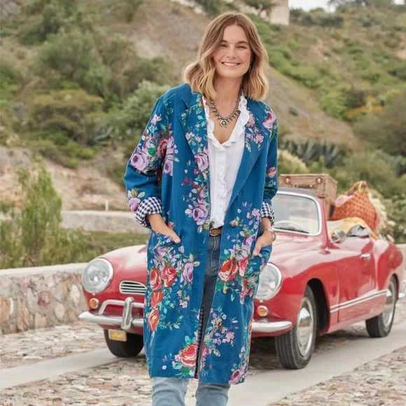 Royal Botanical Topper - Picture 2 of 3